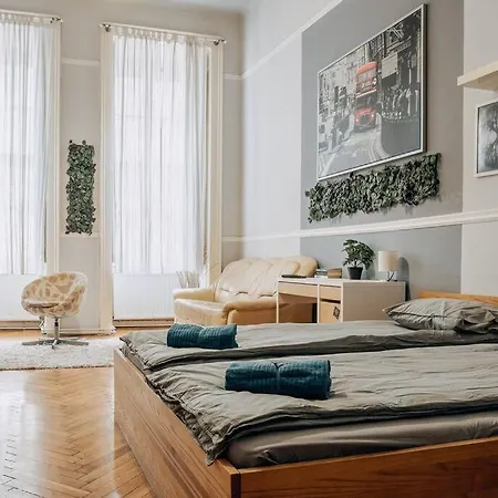 Big In The Centre Appartement